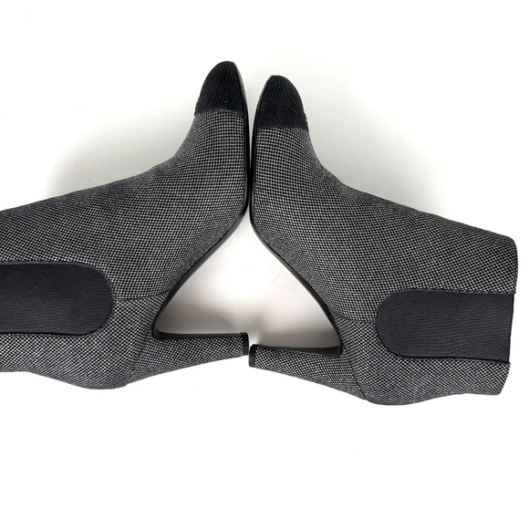 Authentic CHANEL Black Silver Tweed CC Logo Ankle Booties Boots 40 9.5 - Picture 11 of 13